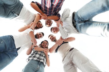 iş ekibi birbirlerinin ellerini tutarak