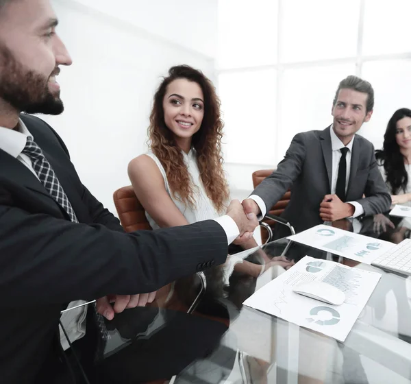 Business people shaking hands, starting a meeting — Stock Photo, Image