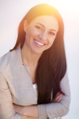 Başarılı genç bir kadının yakın plan yüzü..