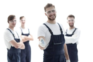 foreman bir el sıkışma için elini uzatarak