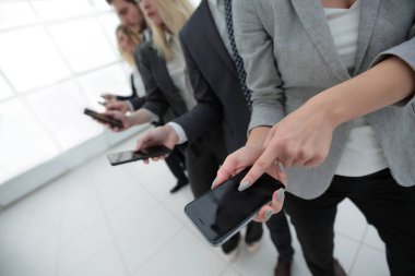 akıllı telefonlar ile çalışan closeup.a grubu