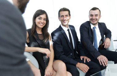 El sıkışma müdürü ve müvekkil ofis lobisindeki bir toplantıda..