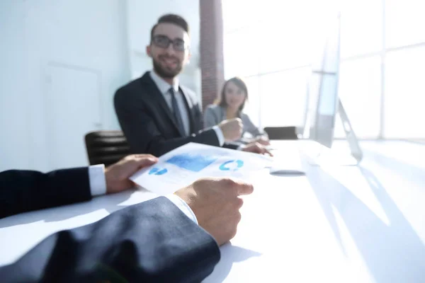 Bakgrundsbild. Business-team vid ett skrivbord — Stockfoto