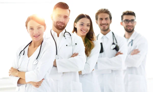 Portrait d'un groupe réussi de médecins stagiaires . — Photo