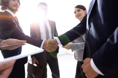 karşılıklı iş ortakları çalışanları göz