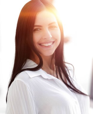 perspektif başarılı genç kadın ofiste