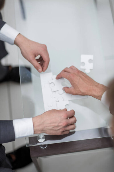 Закрыть бизнес-партнеров, решающих пузырь
