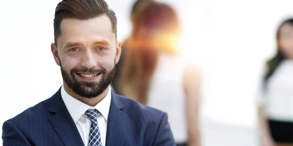 Homem de negócios no contexto do escritório . — Fotografia de Stock