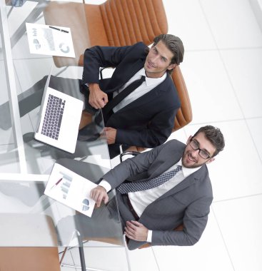 çalışma top.financial Ortaklar görünümü