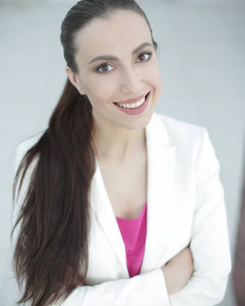 Fechar. retrato de senhora de negócios bem sucedida . — Fotografia de Stock