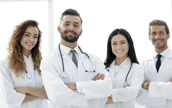 Gruppo di medici. Isolato su sfondo bianco. — Foto Stock