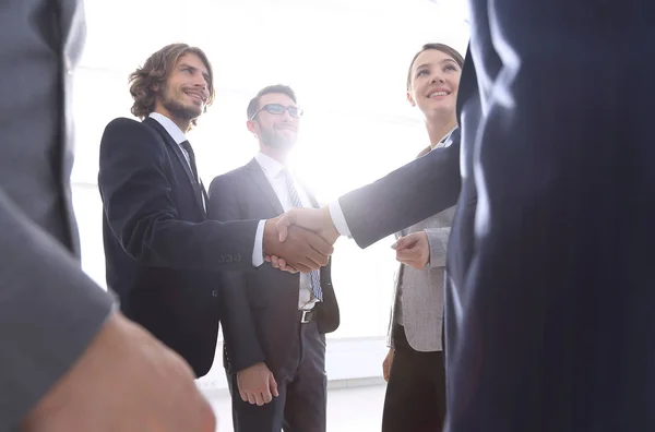 Final handshake of business partners — Stock Photo, Image