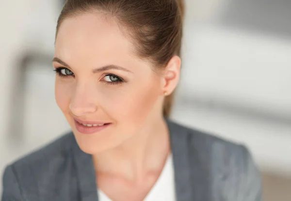 Portret van een succesvolle vrouw. Close-up. — Stockfoto