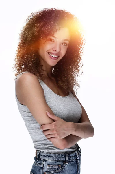 Mujer joven con estilo con maquillaje de día . — Foto de Stock