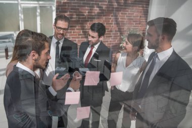 iş notları camına bir yönetim kurulu iş takım okur.