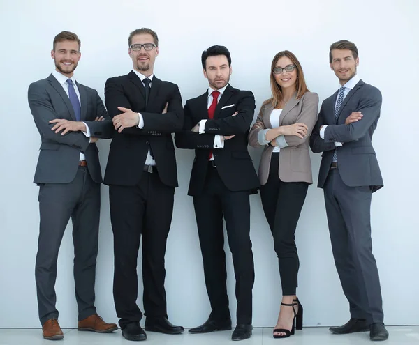 En pleine croissance.un groupe de gens d'affaires prospères debout ensemble — Photo