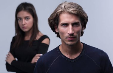 üzgün genç couple.the kavramı çatışma.