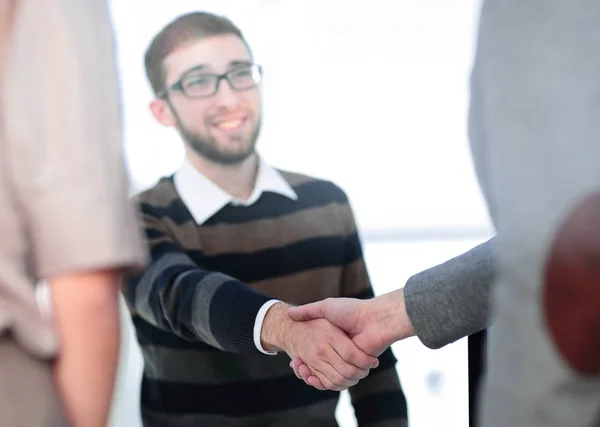 Handdruk Manager en de client. — Stockfoto