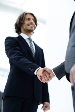 Bir iş tokalaşmasının kapanışı