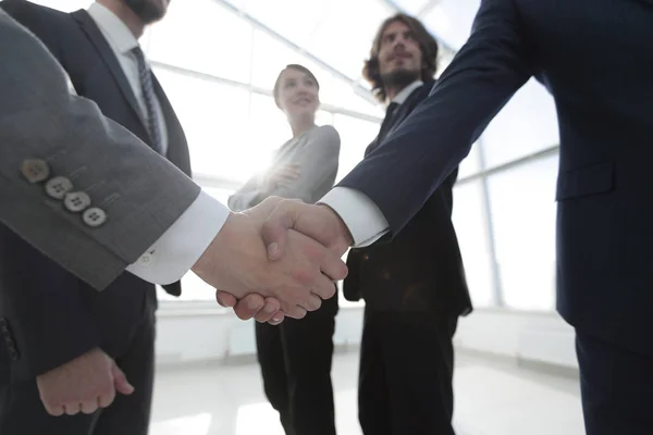 Företag koncept handslag affärsmän — Stockfoto