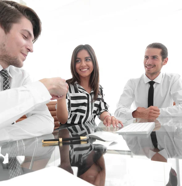 portre. bir atölye iş takım tutar