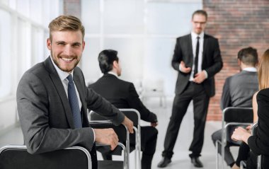 iş eğitim de oturan işadamı.