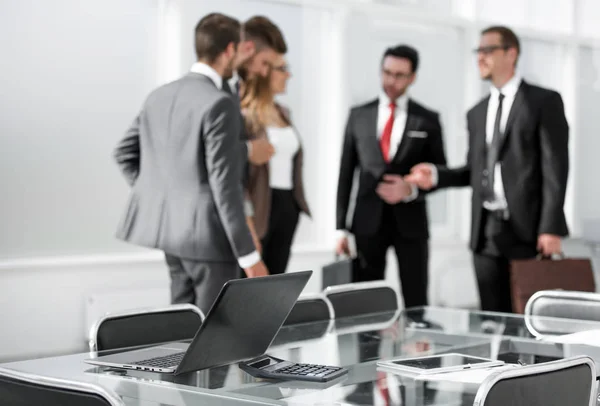 Equipo borroso en la reunión — Foto de Stock