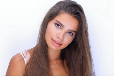 yüz gün makyaj ile güzel kadının.