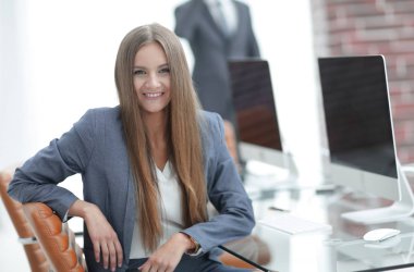 kadın Sekreter modern bir ofis