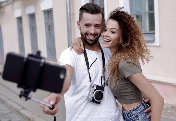 Mutlu seyahat çift selfie, romantik ruh hali yapma.