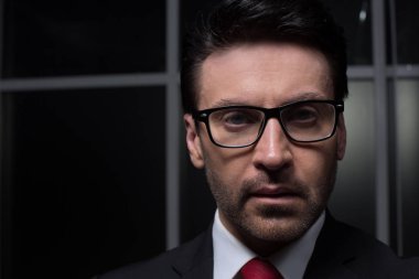 up.The yüz modern iş adamlarından kapatın