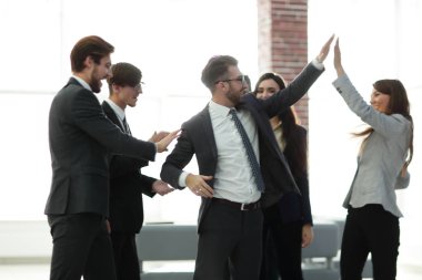 İş adamları başarılı satış tebrik.