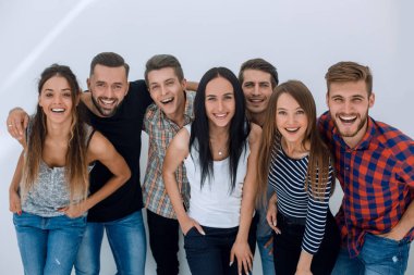 yakın çekim. neşeli bir grup genç insan