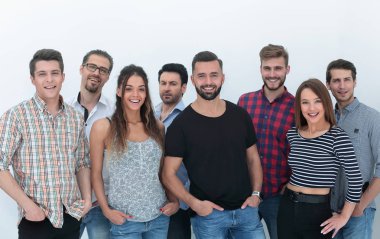 Bir grup başarılı genç bir arada duruyor.