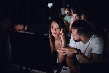 Genç işçilerin yeni veri tartışıyor