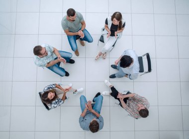 Üst düzey iş adamları ilginç fikirleri tartışıyor..