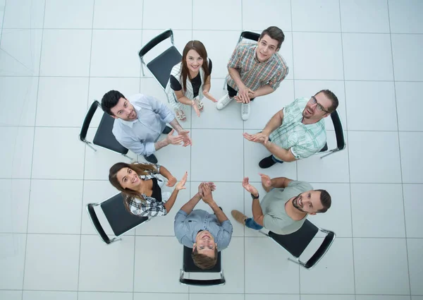 Chef und Geschäftsteam applaudieren vor dem Briefing — Stockfoto