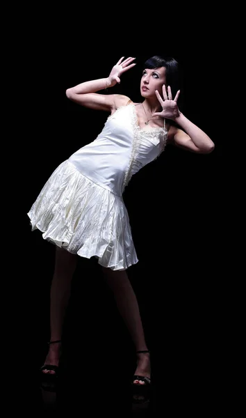 Όμορφη γυναίκα-χορεύτρια που ποζάρει σε μαύρο φόντο — Φωτογραφία Αρχείου