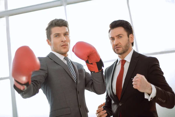 Two purposeful businessmen are in the office — Stock Photo, Image