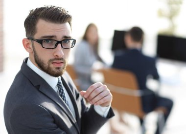 modern iş adamı görevinde.