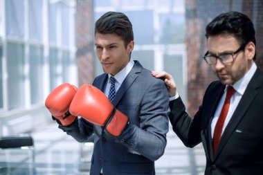 avukat bir genç işadamı bildirir