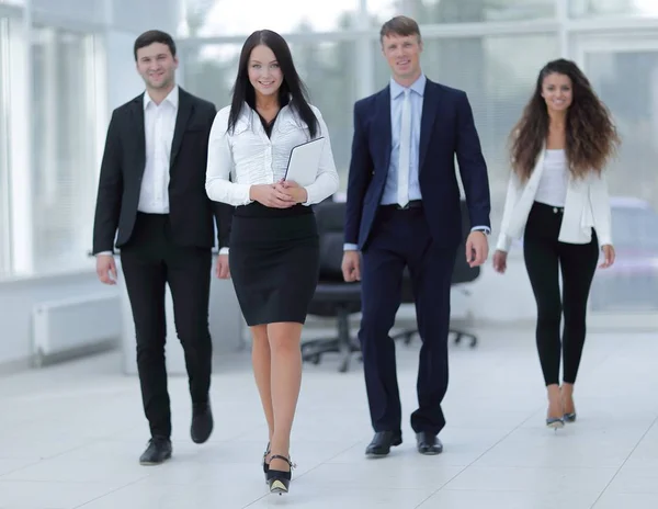 Grupo de jóvenes empresarios felices — Foto de Stock