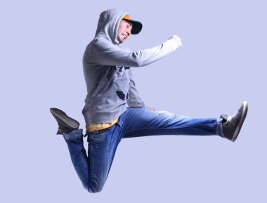 güzel genç adam çalışır.