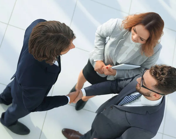 Closeup picture of businesspeople shaking hands. — Stock Photo, Image