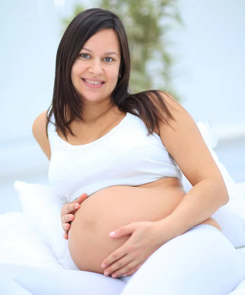Portrét šťastné těhotné ženy. — Stock fotografie