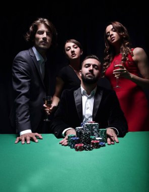 Çekici genç beyaz adam olun bahis casino