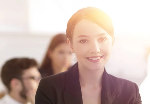 Mujer de negocios moderna y segura — Foto de Stock