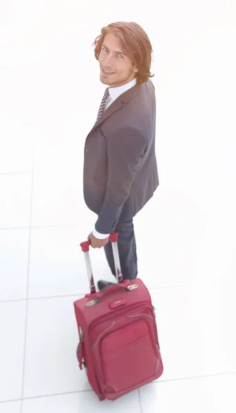 Seyahat çanta en iyi bir başarılı iş adamı üzerinden görüntülemek — Stok fotoğraf