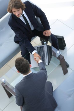 karşılıklı iş adamları iş yeri.