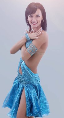 Güzel Latin dansçı Kadın kılığında. Beyaz izole